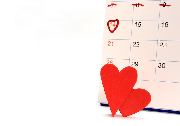 kalender show van 14 februari met rood hart valentines dag afspraak concept
