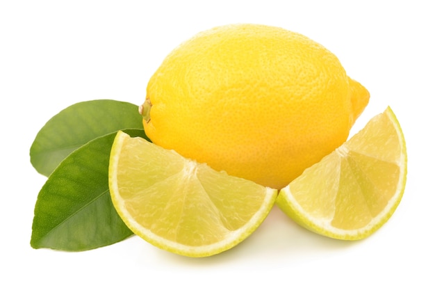 Kalk en citroen op witte achtergrond