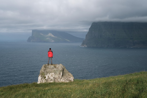 Kallur vuurtoren wandeling op de Faeröer