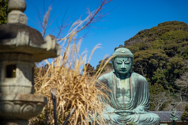 Kamakura Daibutsu met blauwe lucht