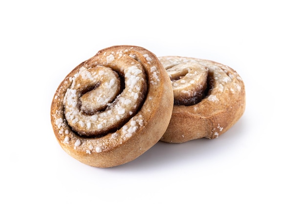 Kaneel broodjes broodjes Kanelbulle Zweeds dessert geïsoleerd op witte achtergrond