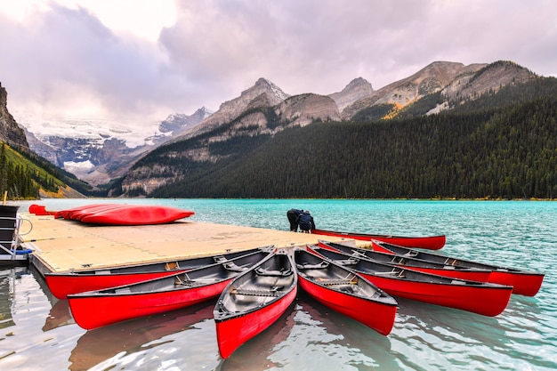 Kanoën op Lake Louise