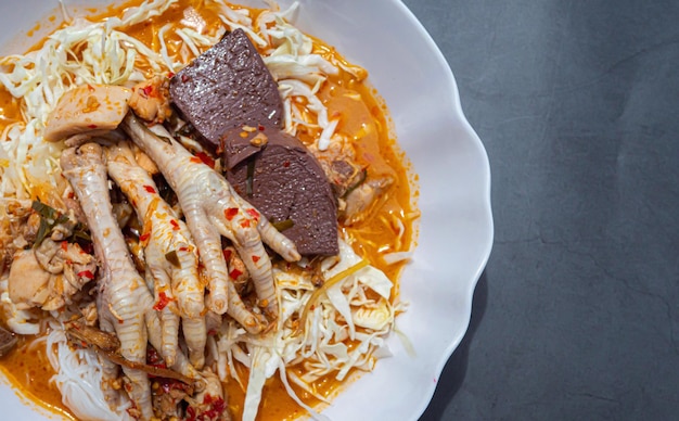 Kanom Jeen Chicken Curry Een populair gerecht in het midden van Thailand