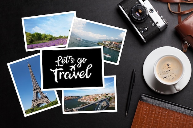 Kantoor bureau met vakantie foto's camera koffie en notitieblok Reizen concept Top view met kopieerruimte