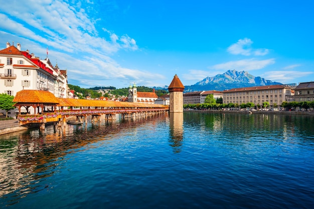 Kapellbrucke Bridge Wasserturm Tower ルツェルン