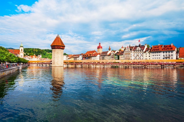 Kapellbrucke Bridge Wasserturm Tower ルツェルン