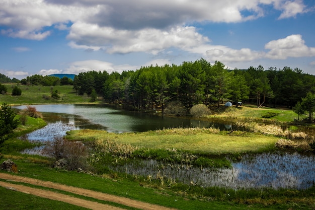 Foto karagol geosite, black lake, kizilcahamam, ankara