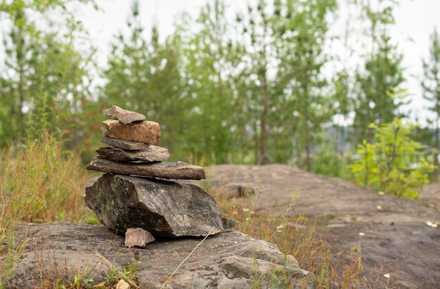 Foto karelia rotsen natuur achtergronden gratis exemplaar ruimte landschap behang groene bomen