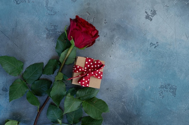 Karmozijnrood roze bloemen