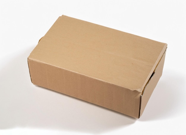 Foto kartonnen doos op witte achtergrond