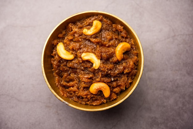 Каши халва или каси халва - один из классических и традиционных десертов штата Карнатака, приготовленный из пепельной тыквы, белой тыквы или кадду.