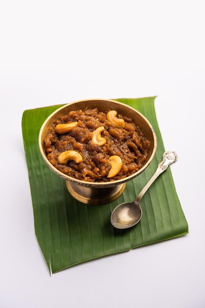 Kashi halwa of kasi halva is een van de klassieke en traditionele desserts van Karnataka gemaakt met Ash Gourd of witte pompoen of kaddu