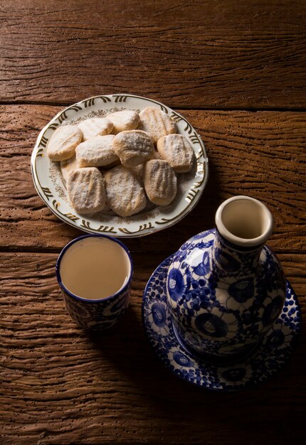 Kastanjekoekje op tafel