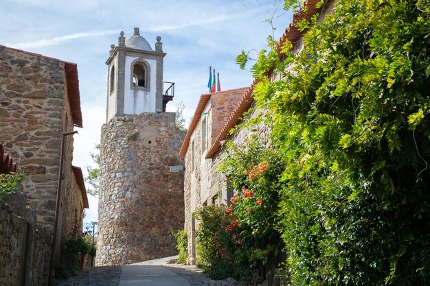 Kasteel en klokkentoren Castelo Rodrigo Village Portugal