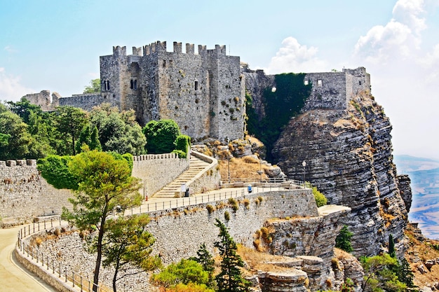 Kasteel in Erice tegen de lucht