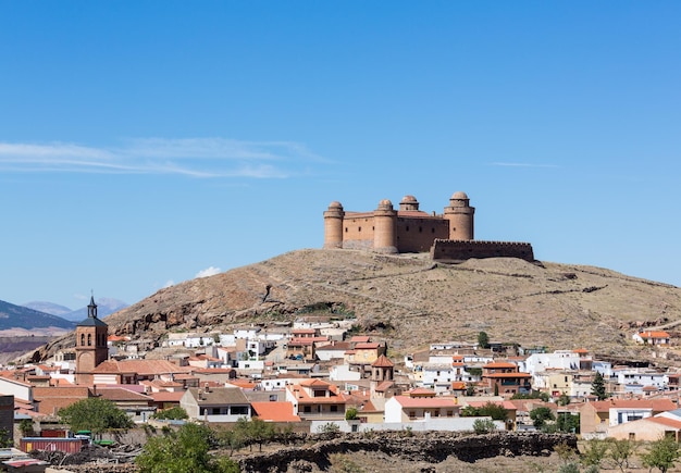 Kasteel op heuveltop boven La Calahorra Spanje