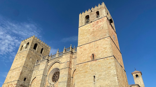 Kathedraal van Santa Mara de Sigenza, stad Guadalajara in Castilla la Mancha, Spanje