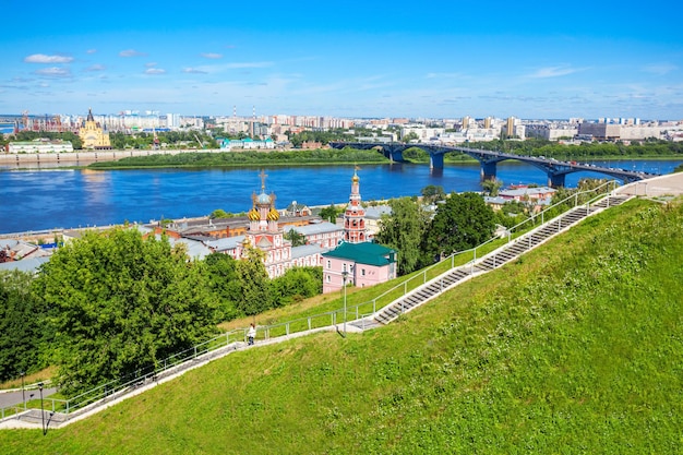 Kathedraalkerk van de Heilige Heilige Maagd Maria in Nizjni Novgorod. Nizjni Novgorod is de vijfde grootste stad van Rusland.