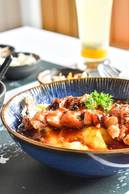Foto katsudon japans eten