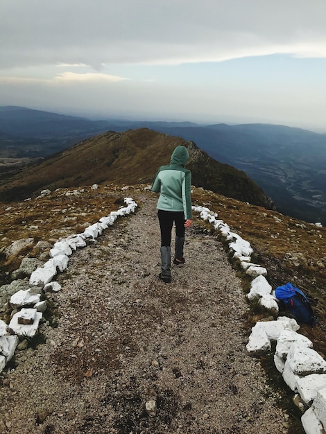 Foto continua a camminare, qualunque cosa accada.