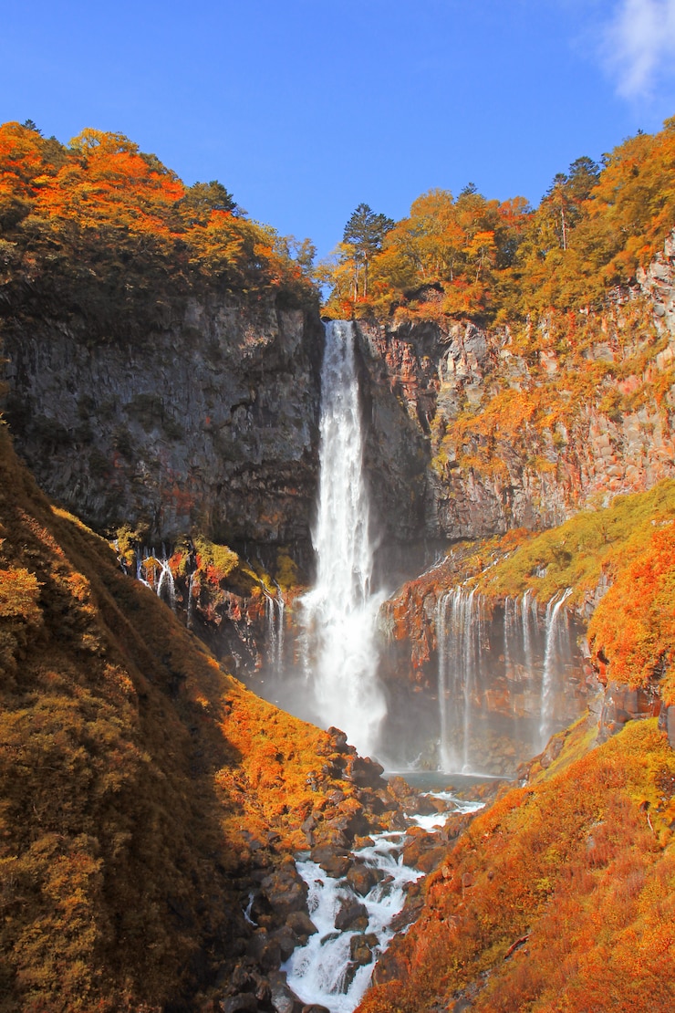 Photo 日光、日本、秋季のケゴン滝。
