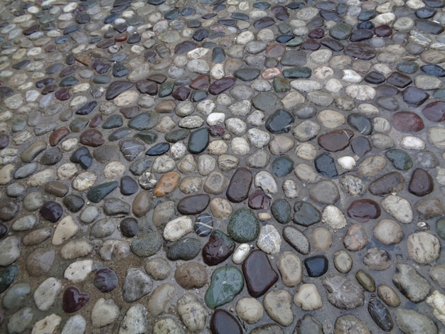 Keienpad na het regenen in Mostar, Bosnië en Herzegovina