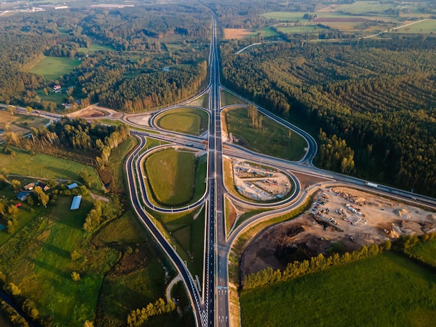 Фото Перекресток автомагистрали kekava bypass в латвии концепция транспорта и коммуникаций дорога рига бауска и часть международной дороги e67 via baltica