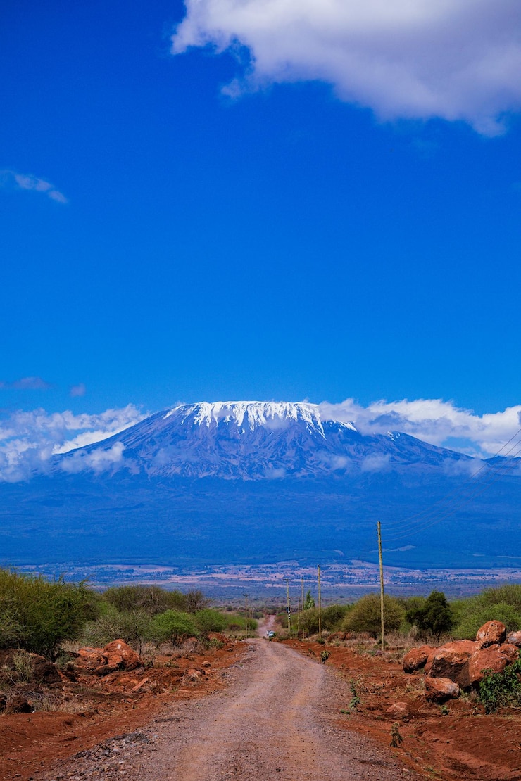 Photo kenya landscapes of the mount kilimanjaro dormant volcano located in kilimanjaro region of tanzania