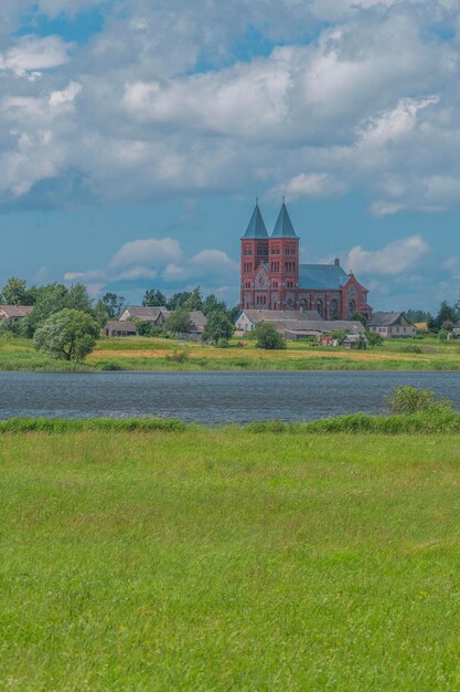 Kerk aan het meer