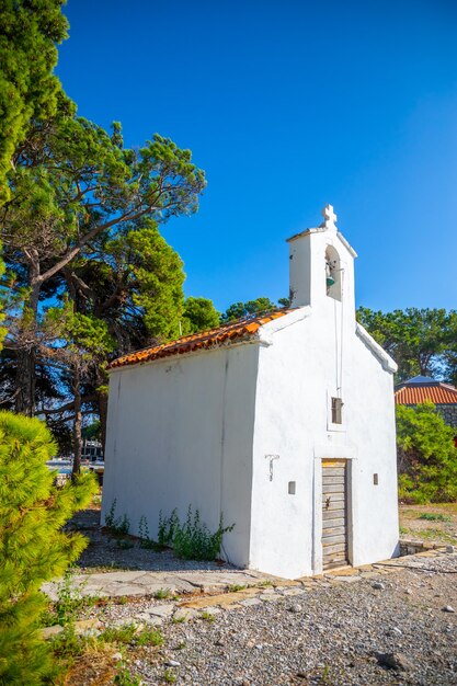 Kerk op het eiland Sint-Nicolaas in de Adriatische Zee montenegro