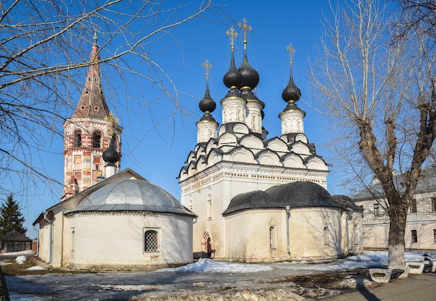 Kerk van Antipas van Pergamon en Lazarev Kerk in Suzdal