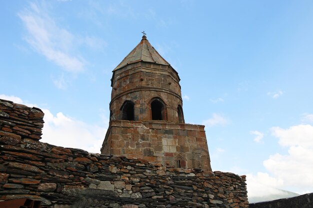 Kerk van de heilige drie-eenheid in gergeti