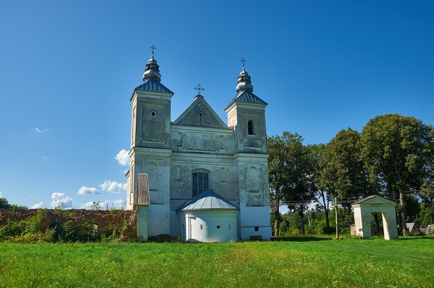 Kerk van de Heilige Drie-eenheid, wit-rusland, district Myadzyel, Zasvir