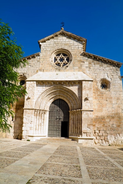 Kerk van San Felipe, gebouwd in de S. XIII overgangsperiode romaans naar gotisch. Brihuega, Spanje