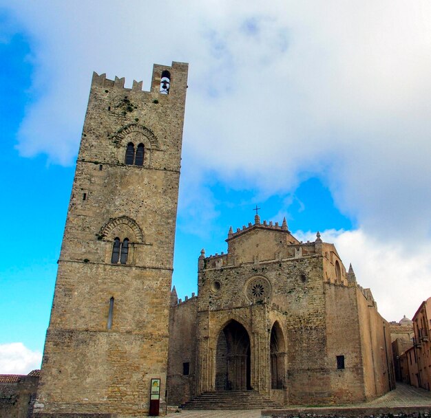 Kerk van Santa Maria Assunta Echte kathedraal van Erice en toren van koning Frederick Sicilië