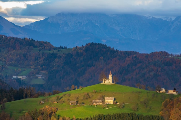 Kerk van Sveti Tomaz Skofja Loka Slovenië