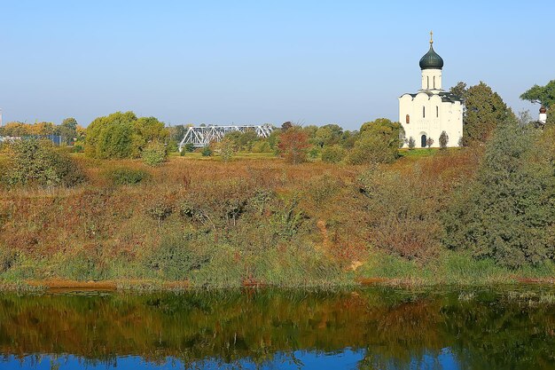 kerk zomer landschap orthodox / zomer landschap, geloof religie architectuur van Rusland