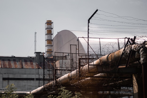 Kerncentrale van Tsjernobyl na explosie van atoomreactor Toren van de vierde kernreactor