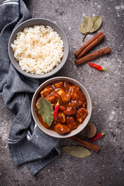 Kerrie kip tikka masala met rijst