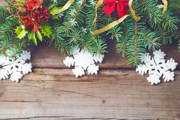 Kerst achtergrond van fir-tree takken en Nieuwjaar decoraties
