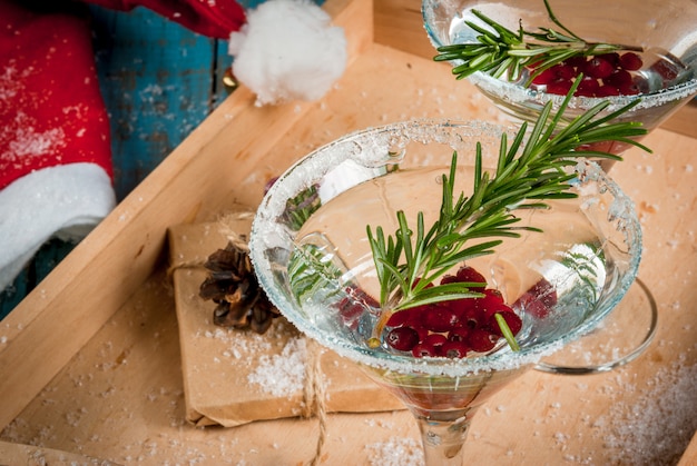 Kerst cocktail met veenbessen en rozemarijn