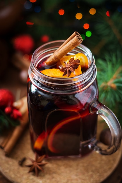 Kerst glühwein en kruiden.