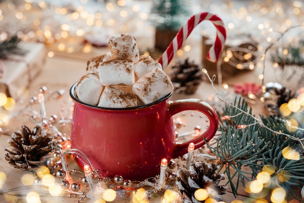 Kerst marshmallow warme chocolademelk beker met snoepgoed