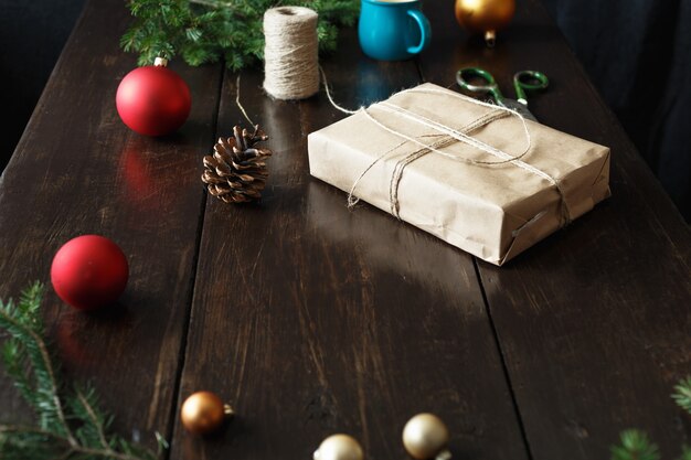 Kerst ornamenten geschenkdozen houten tafel Rustic Christmas Wrapping presenteert