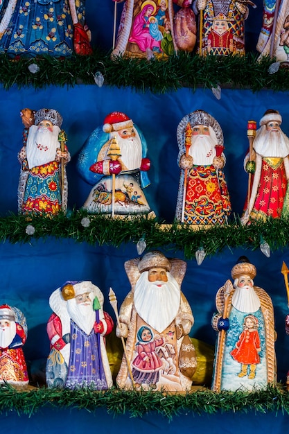 Kerst ornamenten te koop op de kerstmarkt.