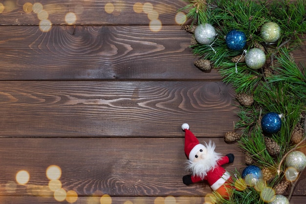 Foto kerstbanner op een houten ondergrond met sneeuw