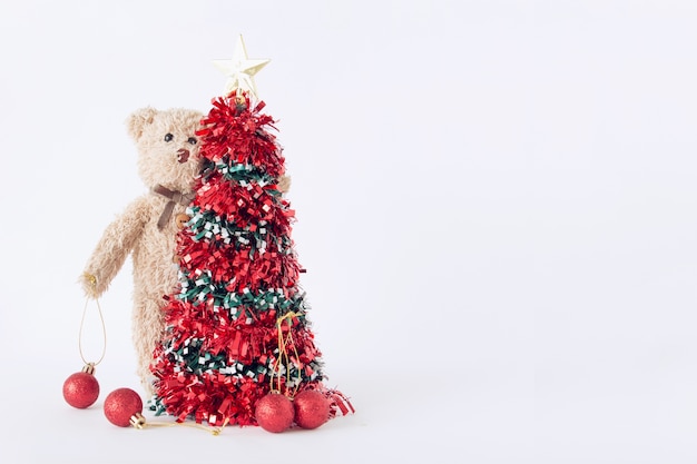 Kerstboom met teddybeer is gelukkig nieuwjaar