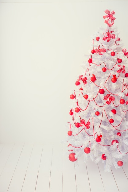 Kerstboom met versieringen. Kerst vakantie concept