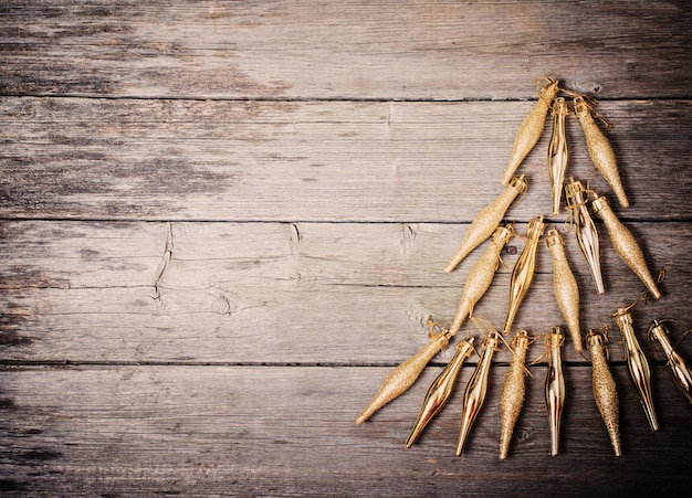 Kerstboom op een houten bord