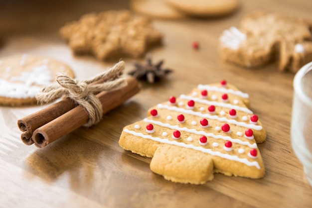 Kerstboom vorm peperkoek cookies